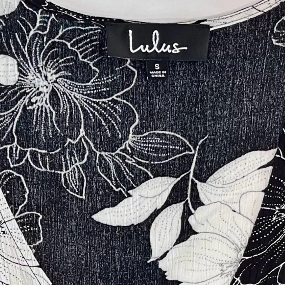 Lulus North Pacific‎ Black White Floral Cropped Wide Leg Pockets Jumpsuit SMALL